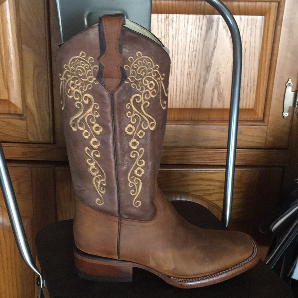 Beautiful western leather boots